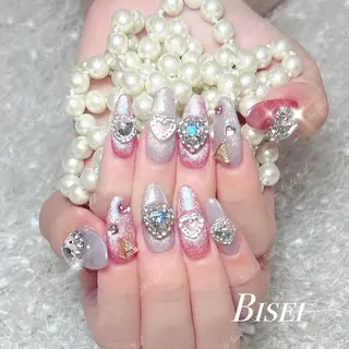 ネイル Queenie 🦋のネイルデザイン