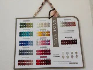 カラー ファン ミンハンのネイルデザイン