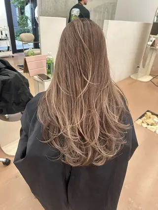 ロング 森本 笑のヘアスタイル