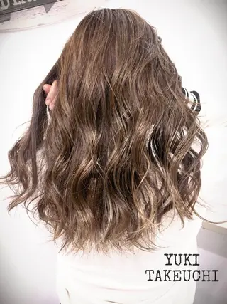 セミロング カラー 武内 由貴のヘアスタイル