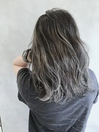 ロング カラー _WHITE 難波本店のヘアスタイル