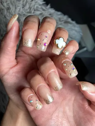 ミディアム ネイル ✴︎ Delightのネイルデザイン