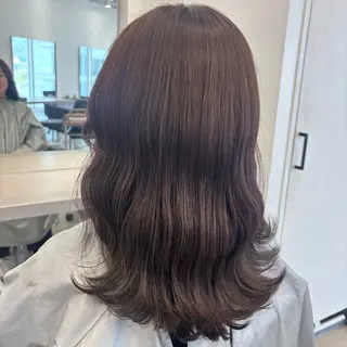 ミディアム カラー EIGHT ／SHU🩶のヘアスタイル