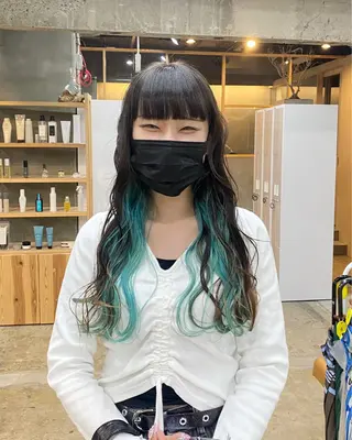 ロング 茜璃/ブリーチカラー /レイヤーカットのヘアスタイル