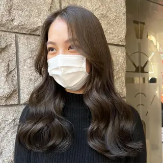 ロング カラー ヘアアレンジ 🌟小顔レイヤー× 赤み消し透明感カラーのヘアスタイル