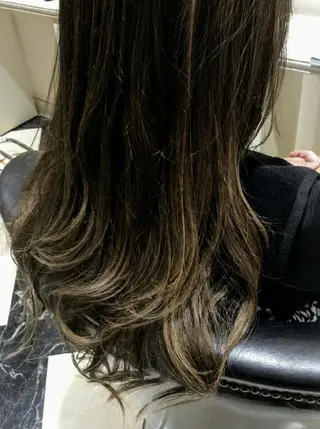 セミロング カラー 畠村 美智子のヘアスタイル