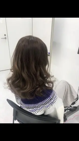 セミロング カラー 長尾 桃佳のヘアスタイル