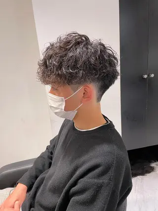 ショート カラー パーマ ヘアアレンジ メンズ アイブロウ スパイキー/フェザー /波巻き/かいとのヘアスタイル