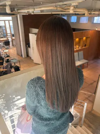 セミロング 山田 芽愛のヘアスタイル