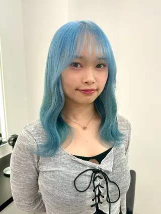 セミロング 🎀ブリーチカラー 🎀なつのヘアスタイル