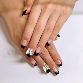 ネイル VIERU 🌈🎀💖のネイルデザイン