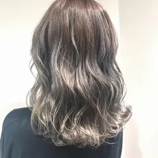 ミディアム カラー ヘアアレンジ Zina渋谷エリア マネージャShionのヘアスタイル