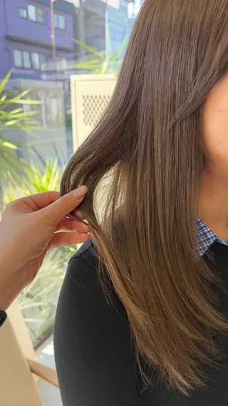 ロング カラー 石川 実咲のヘアスタイル