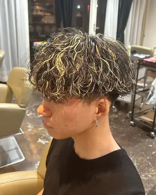 カラー パーマ メンズ 漢眉毛/メンズパーマ /メッシュ/ヒロヤのヘアスタイル