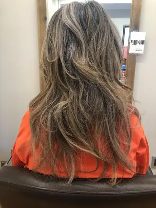 ロング カラー ブリーチカラー 美髪矯正takaraのヘアスタイル