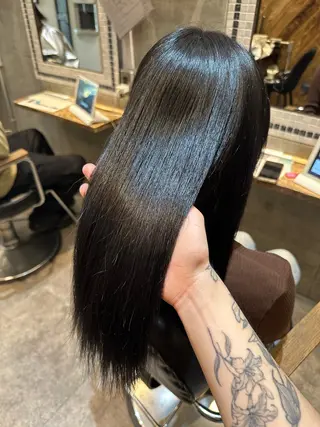 ロング カラー ヘアアレンジ 【ブリーチはお任せ】 ハイトーン✨yuraのヘアスタイル