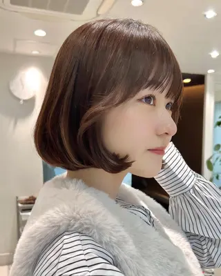 ミディアム カラー ✨まとまるボブ/ 切りっぱなし/ユキナのヘアスタイル