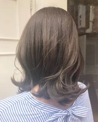 ミディアム カラー uru" すずきさゆりのヘアスタイル