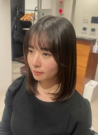ミディアム ミディアム／ ヒグレアキコのヘアスタイル