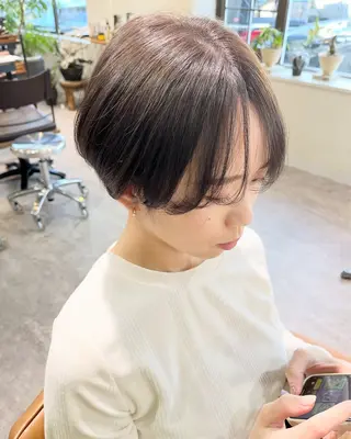 ショート カラー タマムラ　ミヅキ🌙 HOWDYのヘアスタイル