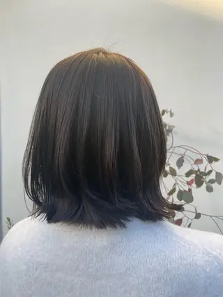 ミディアム 三國 栞音のヘアスタイル