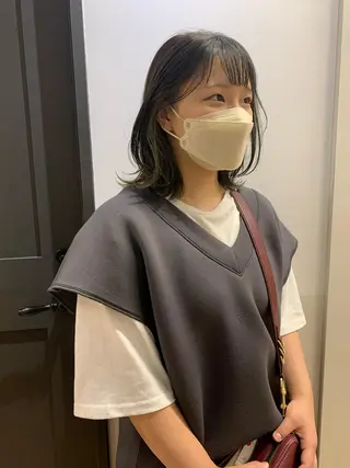セミロング カラー SAKINO． ベージュカラーのヘアスタイル