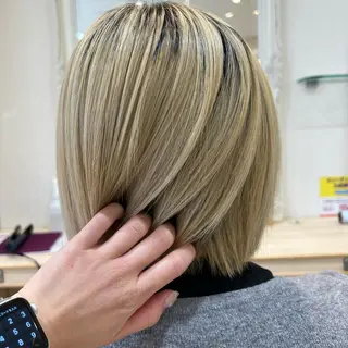 ショート カラー 韓国風🌷✨ 守屋紗希のヘアスタイル
