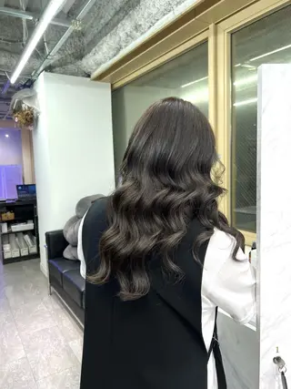 ロング カラー ハイトーン&髪質改善 ＆韓国エクステ🤎のヘアスタイル