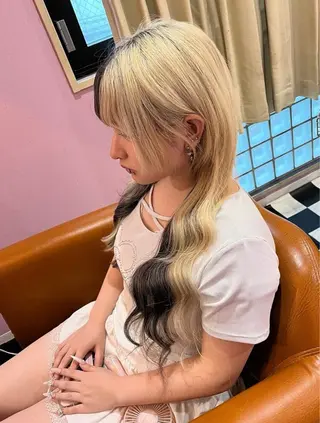 ロング シール＋ちび編み込み エクステ梅田🐨のヘアスタイル