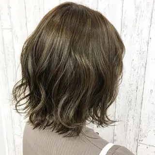 セミロング カラー Kaede .のヘアスタイル