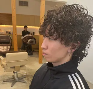 ミディアム パーマ メンズ 服部 雄輝のヘアスタイル