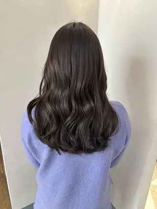 ロング カラー 安丸 結夏のヘアスタイル