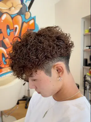 ミディアム カラー パーマ 池ヶ谷 陸のヘアスタイル