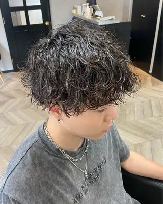 メンズ メンズパーマヒロ トのヘアスタイル