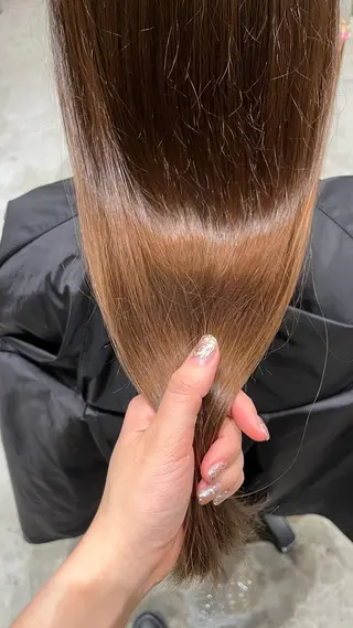 瑠己杏 :ボブ/ ハイトーンワンカラーのヘアスタイル