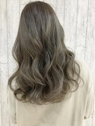 ロング カラー 立川 奈那子のヘアスタイル