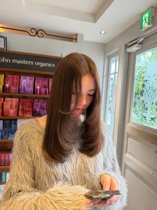 カラー 岩切 美海のヘアスタイル