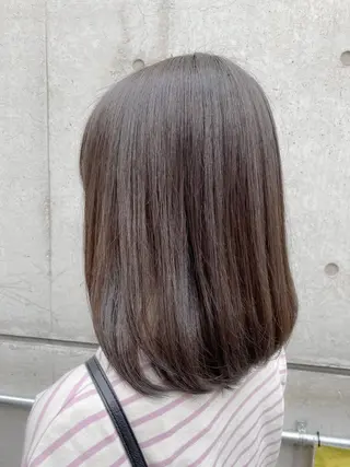 セミロング カラー 【透明感、艶髪】西村 有司のヘアスタイル