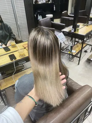 セミロング 山影✨バレイヤージュ ハイライト✨メンズ◎のヘアスタイル