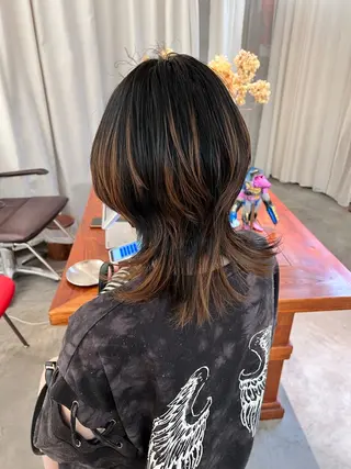 ミディアム 圧倒的デザイン力 店長🎨RENAのヘアスタイル