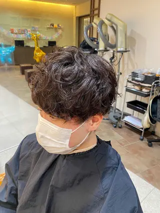 パーマ メンズ スパイラル波巻き パーマ井本汰壱のヘアスタイル