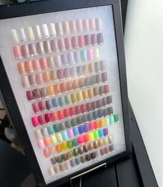 ネイル miu_ Gemiesのネイルデザイン