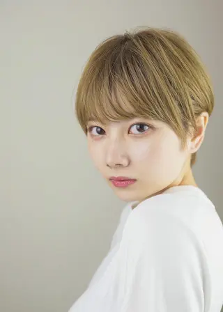 カラー ショート 髪質改善✨艶髪✨ レイヤーカット 田畑のヘアスタイル
