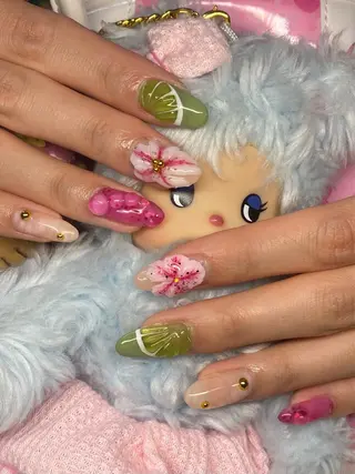 ネイル 💕Nanaka💕 ［森ノ宮駅徒歩1分］のネイルデザイン