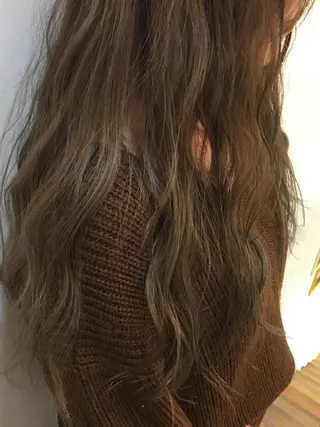 ロング カラー 狩野 羅夢のヘアスタイル
