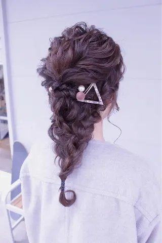 ミディアム ヘアアレンジ lani ブリーチ /ダブルカラーのヘアスタイル