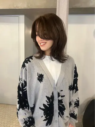 ミディアム 小野 明日香のヘアスタイル