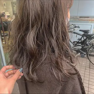 セミロング カラー 荒川 ひなの 新川崎のヘアスタイル