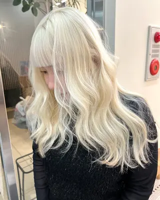 ロング カラー 抜きっぱなしブロンド /ハイトーン/カナタのヘアスタイル