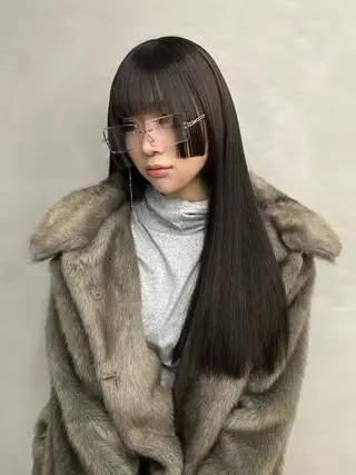 ロング カラー ヘアアレンジ mina 🌷のヘアスタイル